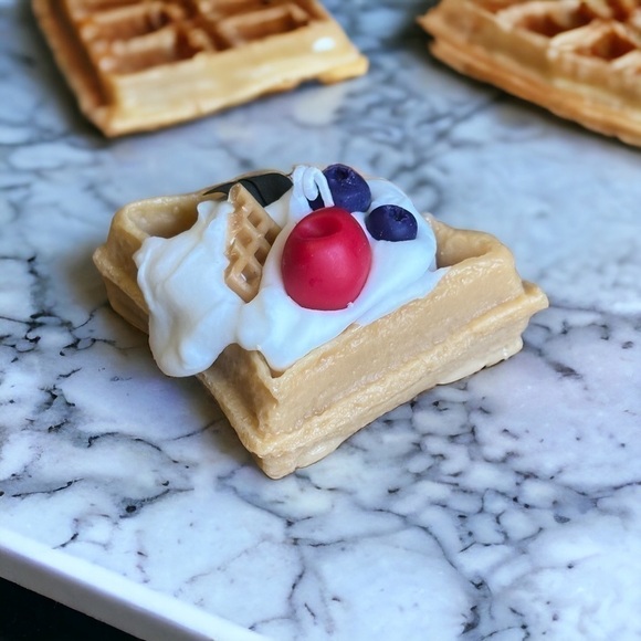 ⚠️SALE Candle // Handmade Waffles and Fruits Soy Wax Candle SEND OFFERS - Picture 2 of 4